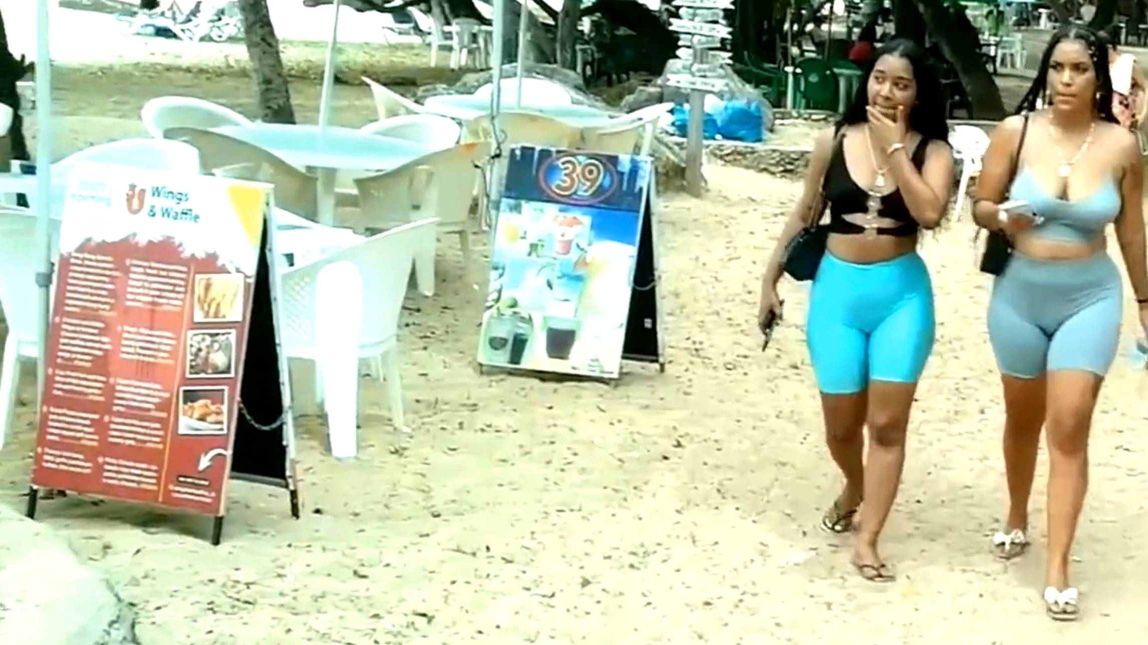 Пляжная зона Сосуа в Доминиканской Республике смотреть онлайн