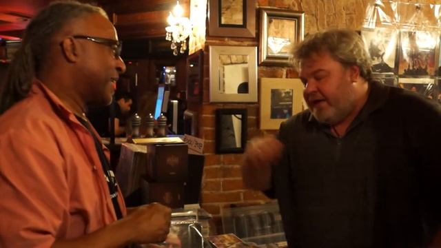 Gregg Kofi Brown in Kozlov Club in Moscow sign a collection of the Osibisa CD смотреть онлайн