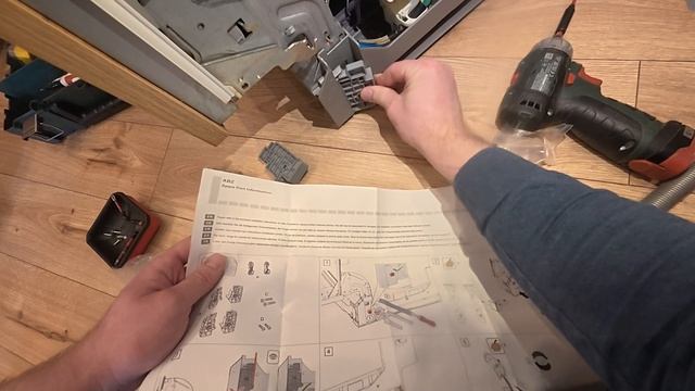 Посудомоечная машина Bosch,Siemens,Neff падает дверца. Необычный случай, но выход есть. смотреть онлайн