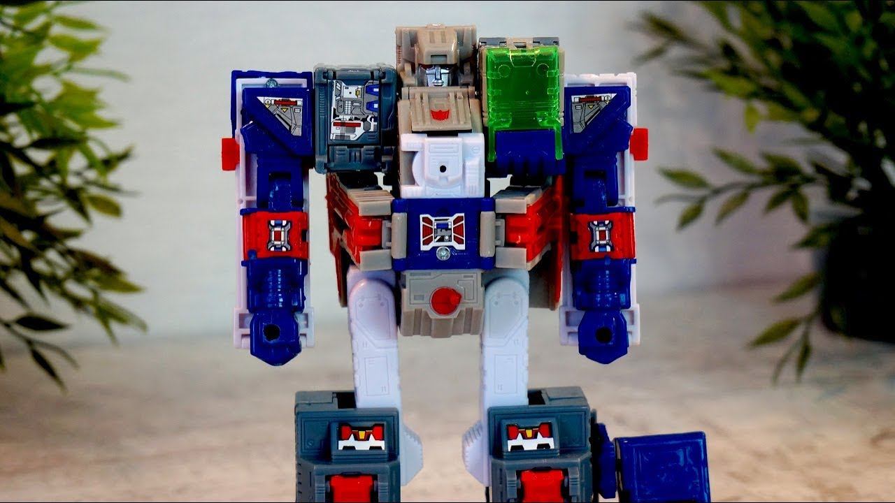 Робот - Трансформер. Гараж и автовоз. Игрушки для мальчиков смотреть онлайн