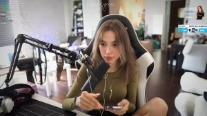 gensyxa вывалила грудь на стриме🥰