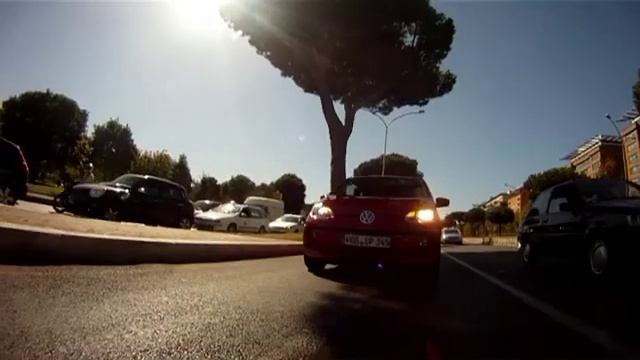 Volkswagen up! - La prova su strada di OmniAuto.it смотреть онлайн