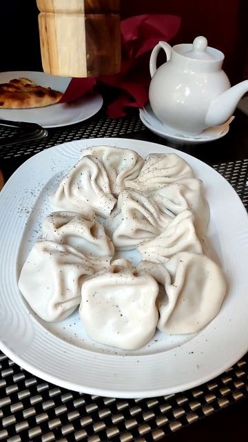 Хинкали нам пойдут лишь впрок, когда познаем мы в них толк смотреть онлайн