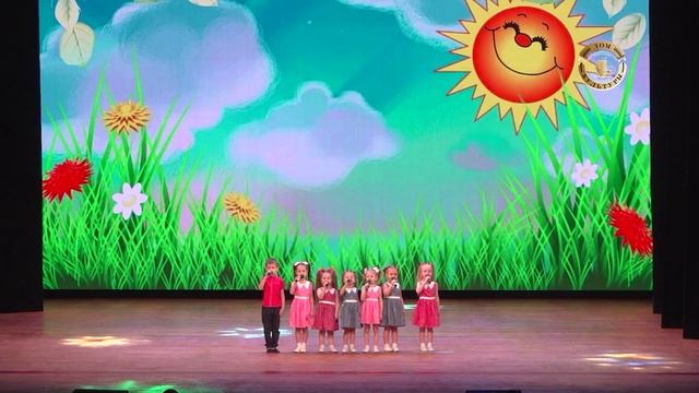 Песня из концерта Народной вокальной студии «Вероника». смотреть онлайн