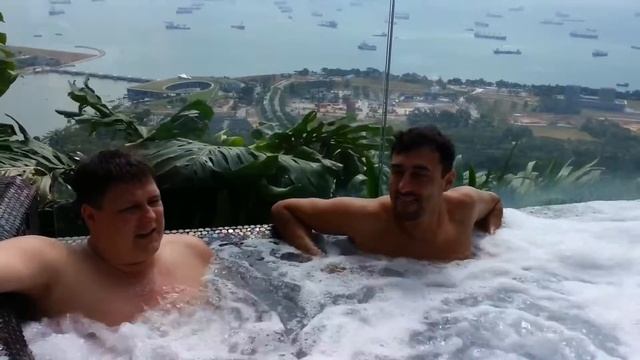 ЯНВАРЬ УДАЛСЯ В 2015 ГОДУ! В джакузи скай парка отеля Марина Бэй смотреть онлайн