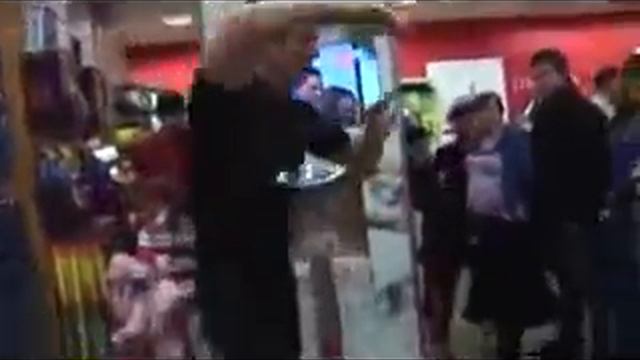 НЛО прямо в магазине  Прикол