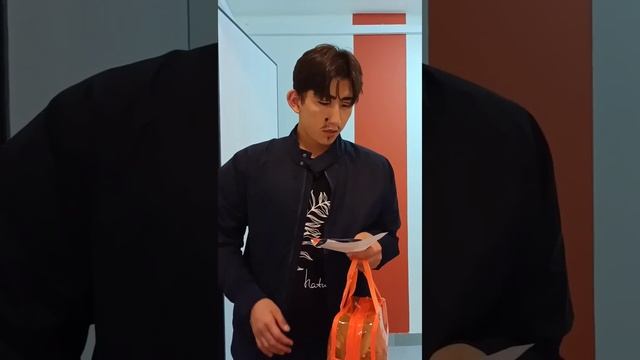Типичная Дорама . #дорама #юмор #корея #прикол #korea #доставка #комедия #yumor #comedy