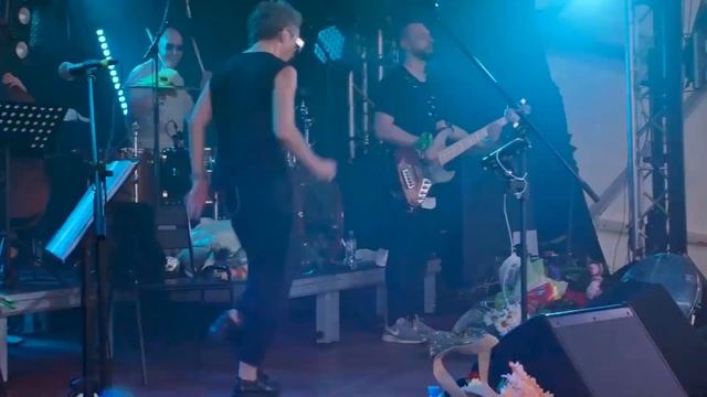 Концерт Сургановой и Оркестра на Roof Fest 26 июля смотреть онлайн