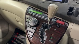 Toyota Isis 2012