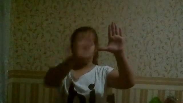 Моя сестренка ходит на хип-хоп , а сегодня я попросил её станцевать смотреть онлайн