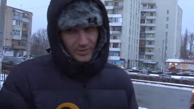 Быть заметнее на дороге призывают оскольских пешеходов сотрудники ГАИ. смотреть онлайн