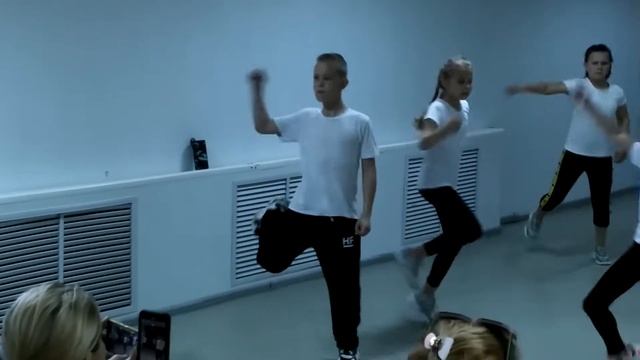 Хип-Хоп танцы на открытом уроке 1 год