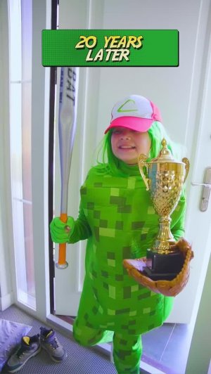 Меня усыновила настоящая семья Minecraft Creeper! #смешно #minecraft #семья