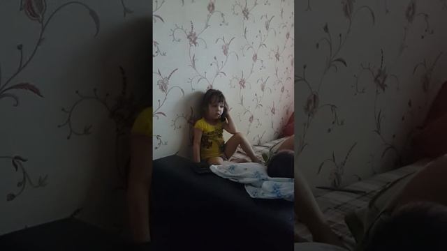 телефонный разговор с сестренкой о женихах, ( 3 годика) прикол