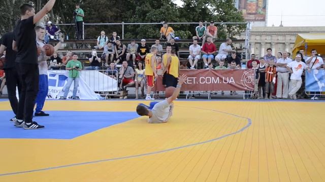 баскетбольный фристайл. Донецк. Площадь Ленина. 22 июня 2013 года