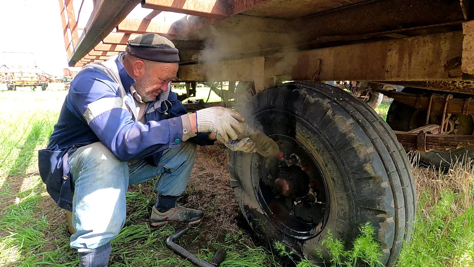 Николай Николаичу требуется огненный ключ! Так что берем резак и на помощь! смотреть онлайн