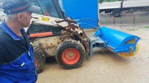 Щетка дорожная на мини-погрузчик Bobcat S175