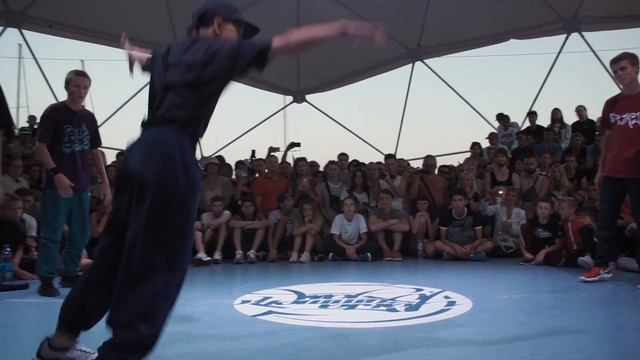 ANGRY BOY & JIMMY & ГЕККОН VS D WAY & WHITE DIAMOND & ЧИЖ |"ЧЕМ БОГАТ?!" смотреть онлайн