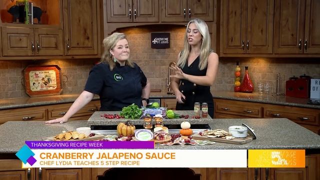 Thanksgiving Recipe Week: A simple & versatile Cranberry Jalapeno sauce from Gwin's Tiny Kitchen смотреть онлайн