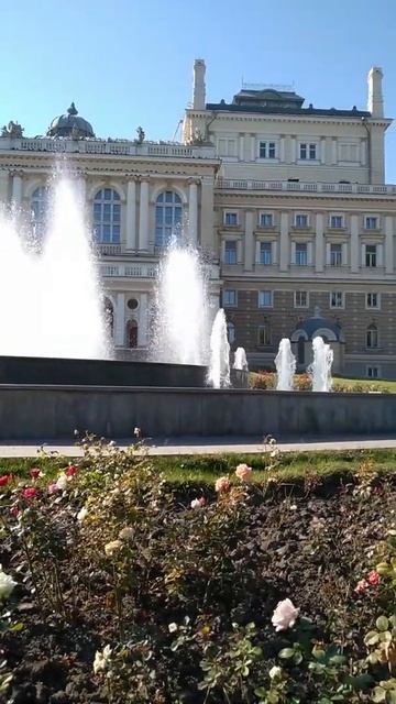 Одесса ФОНТАН ВОЗЛЕ ТЕАТРА ОПЕРЫ И БАЛЕТА смотреть онлайн