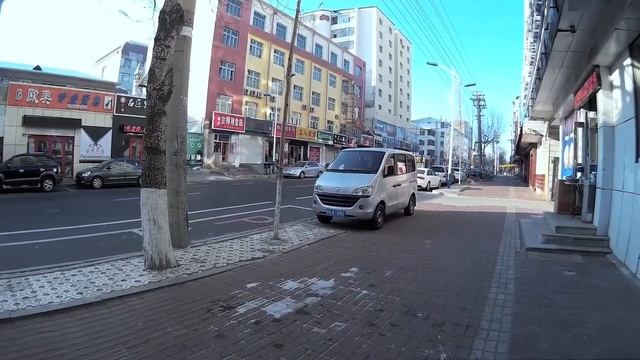 Улицы китайского города. Вывески на русском смотреть онлайн