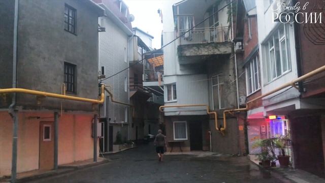 Три портрета на фоне прибоя смотреть онлайн