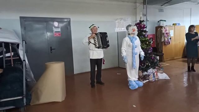 Прощаемся с годом крысы, встречаем год быка.Надеемся на лучшее!