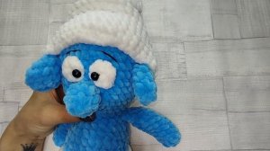 Смурфик из плюшевой пряжи крючком)
