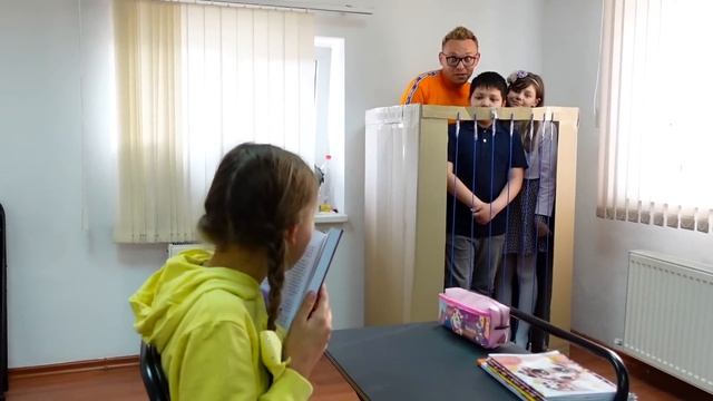 ❌Profesoara ne-a BAGAT pe toți LA INCHISOARE !👮♀️ смотреть онлайн