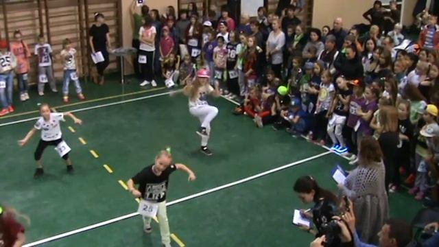 Хип-хоп. Исполняет Алиса Мягкая смотреть онлайн