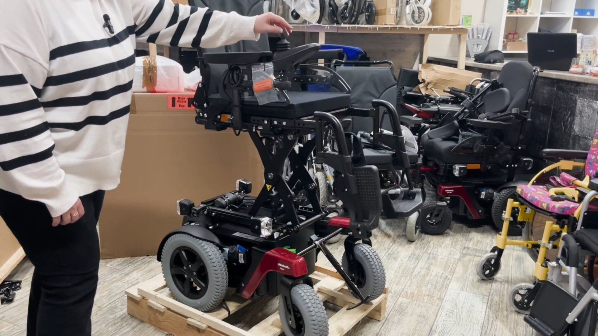 ЭЛЕКТРОКОЛЯСКА OTTOBOCK JUVO B4 С ЛИФТОМ смотреть онлайн