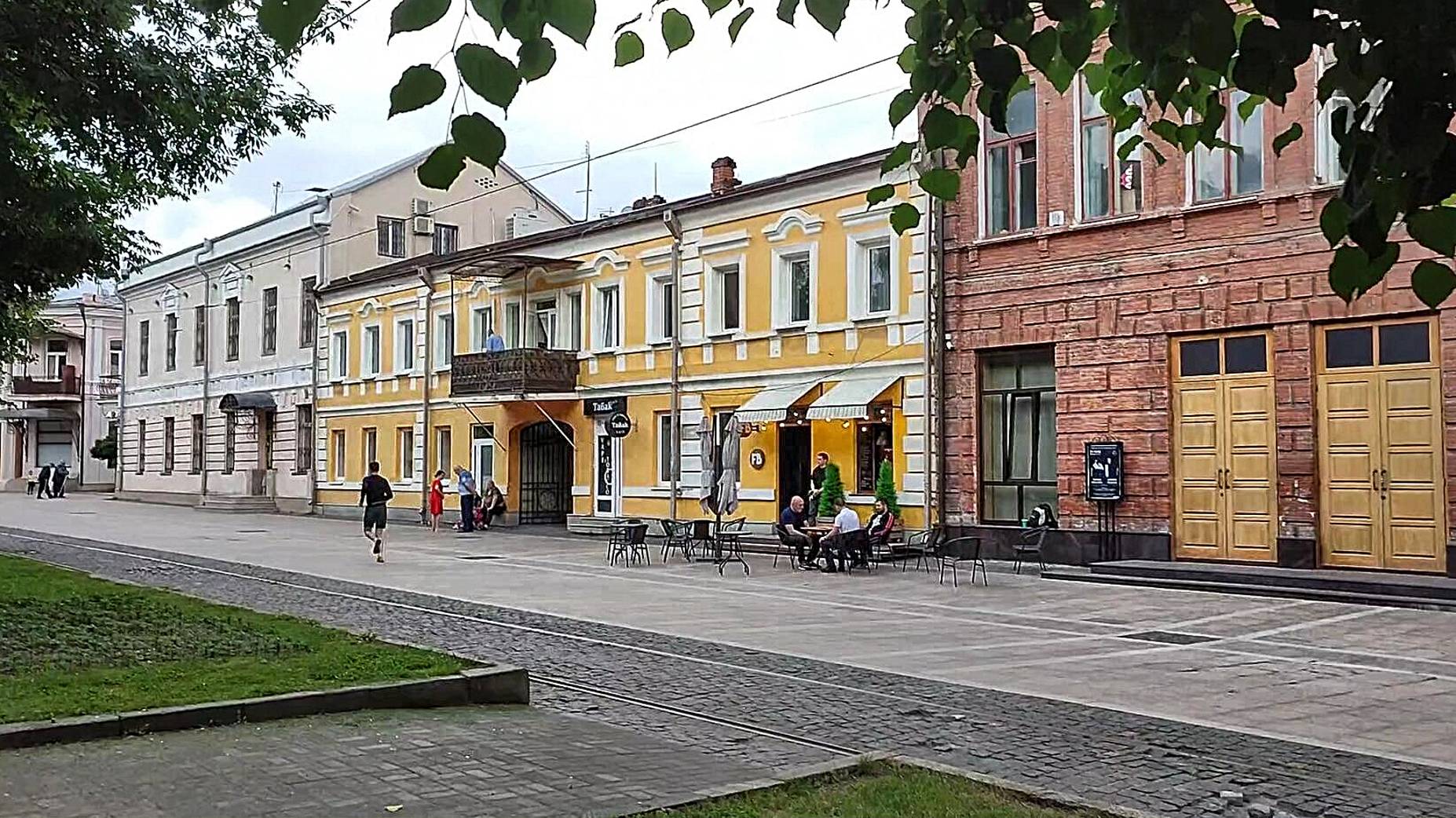 Старый Владикавказ. Пешеходный проспект Мира смотреть онлайн