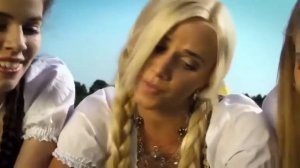 красивые девушки офигительно поют песню для взрослых тюльпаны ландыши