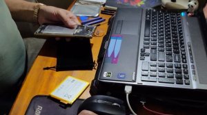 замена батареи на Sony Xperia XA2