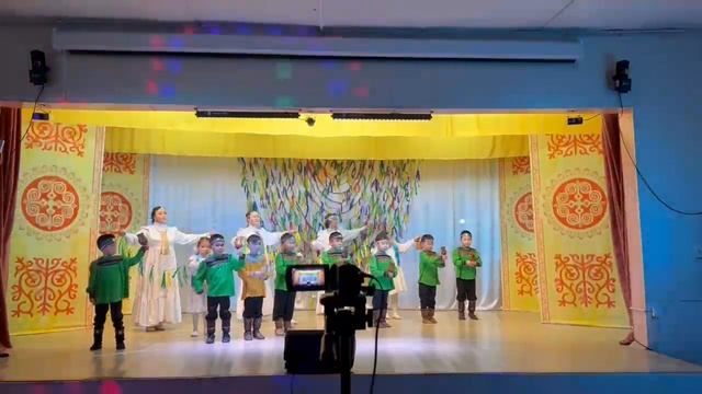 Приветственный танец в исполнении подготовленной группы смотреть онлайн