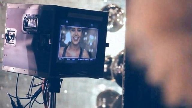 Cheryl behind the scenes of L'Oréal Paris Glam Shine Reflexion Lip Gloss advert смотреть онлайн