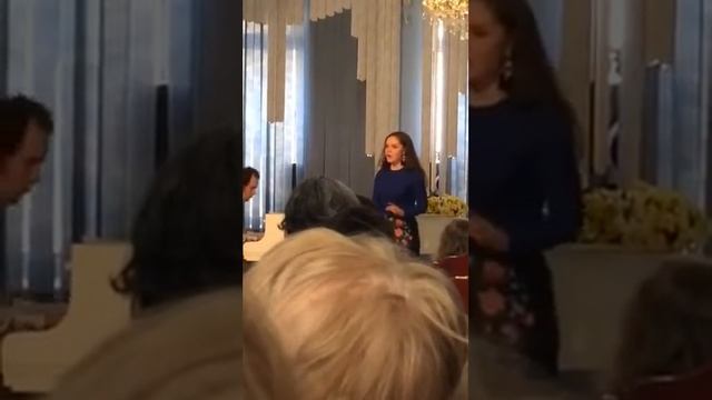 Баженова Анастасия 14 лет дебют  с песней Тонкой нитьющщ