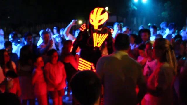 Прикольный робот в отеле Лимак Атлантис Турция Белек смотреть онлайн