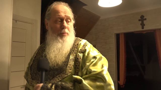 Семейные традиции: примерка праздничной рубахи, чаепитие и беседа о празднике Сретения. смотреть онлайн