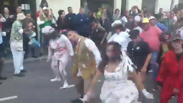 Sol y Salsa - Coreografía de Thriller de Michael Jackson смотреть онлайн