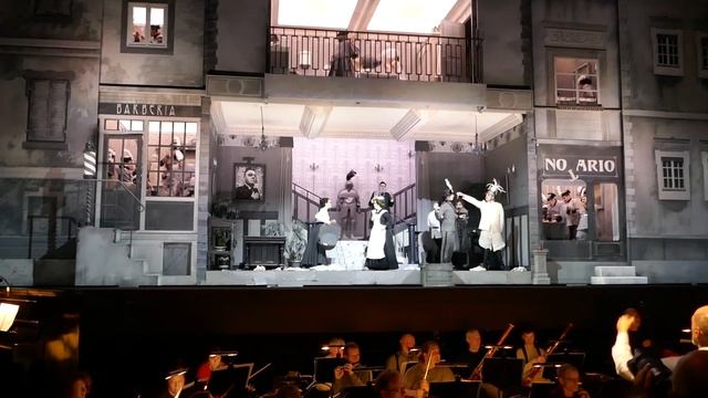 "Севильский цирюльник" на сцене Бейт хаОпера смотреть онлайн