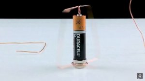 Прикольные игрушки из батарейки!!