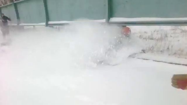 Вот это прикол !!! Первый снег )) смотреть онлайн