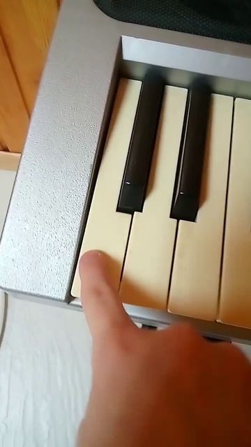 играю на пианино🌷 красиво сыграла? смотреть онлайн