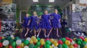 Детский танец А река течет