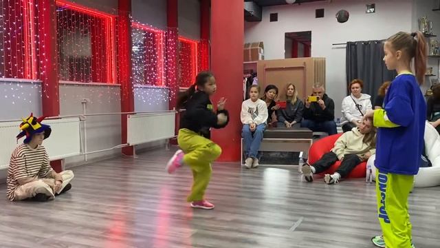 Арина Чиркова vs Диана Цой / juniors pro / new year home battle 2021-2022 смотреть онлайн