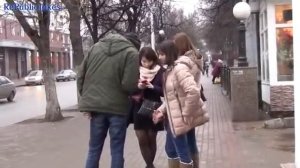 Розыгрыши над людьми Третья рука Third hand prank Реакция 15