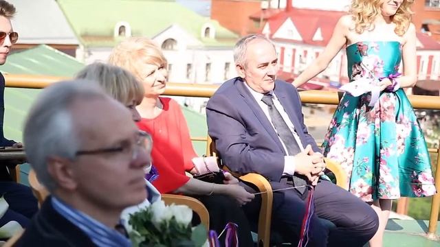 Интернациональная свадьба. Регистратор на английском языке в Москве смотреть онлайн