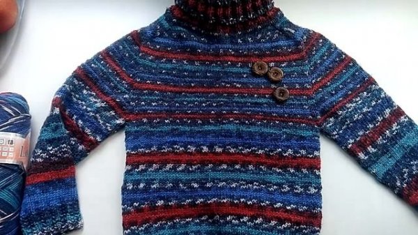 Свитер спицами из пряжи секционного крашения. Реглан - погон.