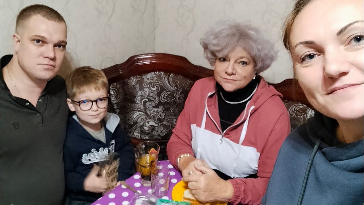 Купили дом в деревне. Дедушка впервые увидел дом. Много интересных находок. Наводим порядок .